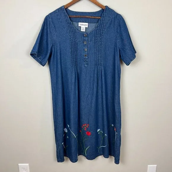 Country Store Denim Dress Large Blue Embroidered Floral Pintucked Knee Length - Picture 1 of 7